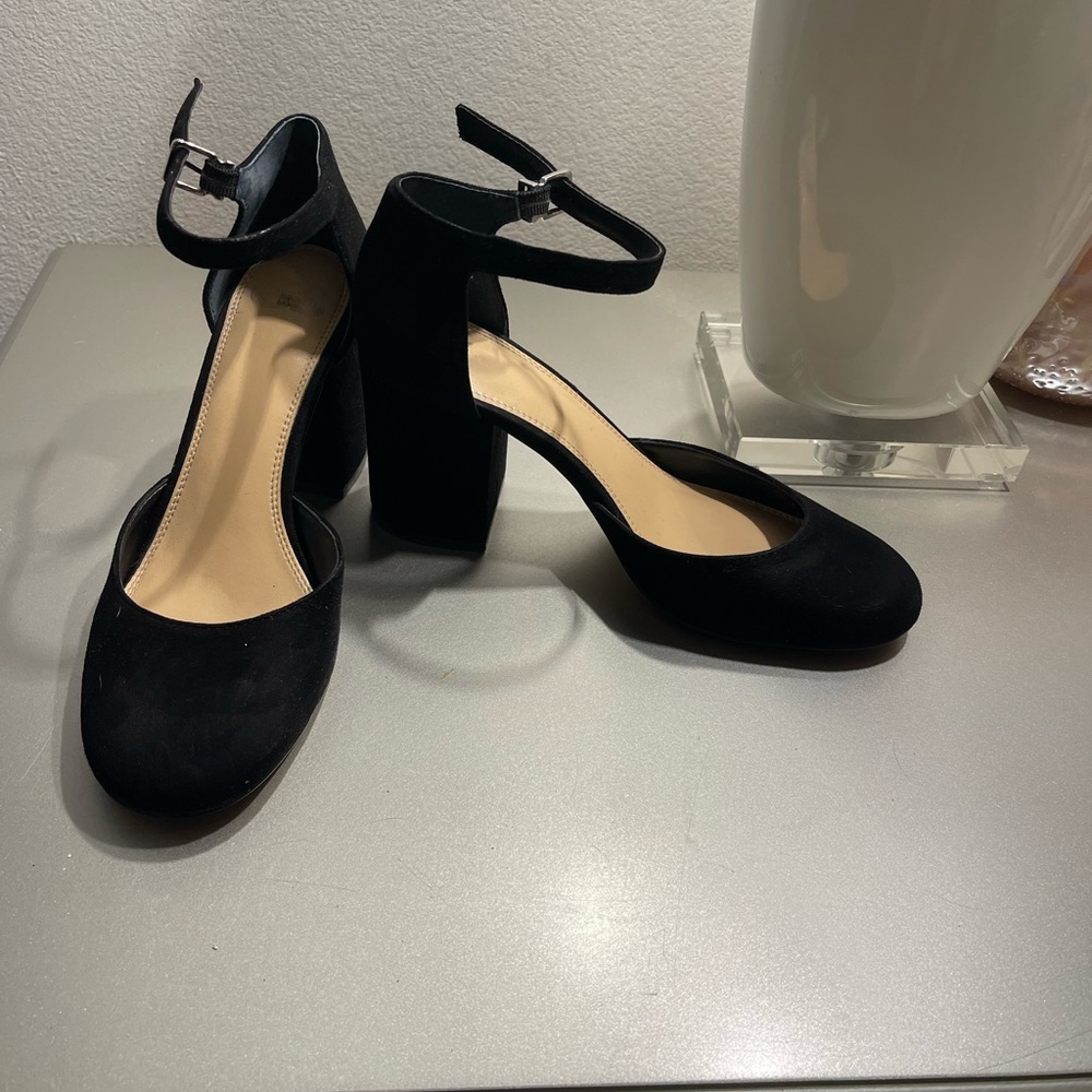 Gianni Bini Black Suede Ankle Strap Heels